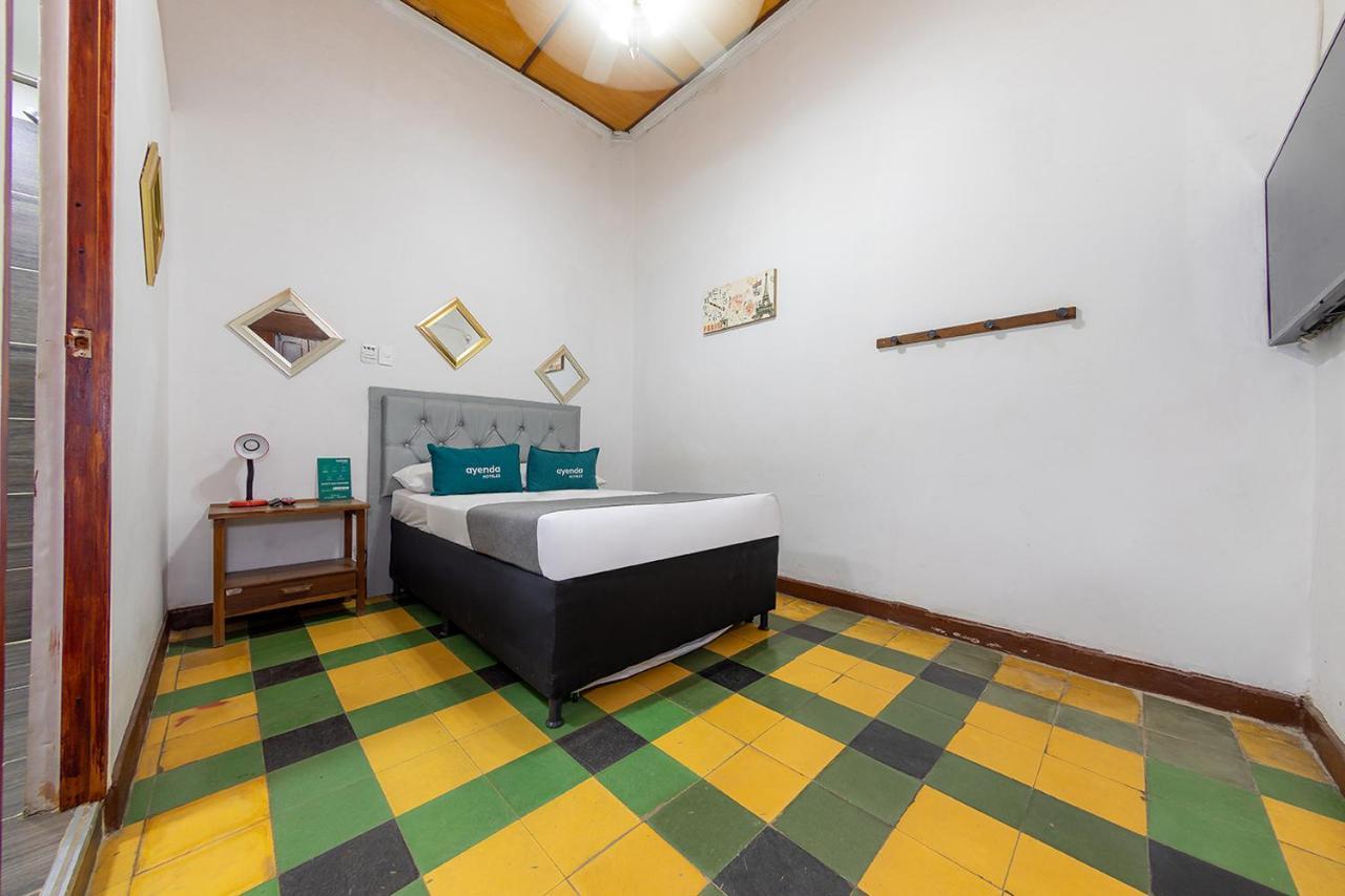 Отель Ayenda Sarayu House Медельин Экстерьер фото